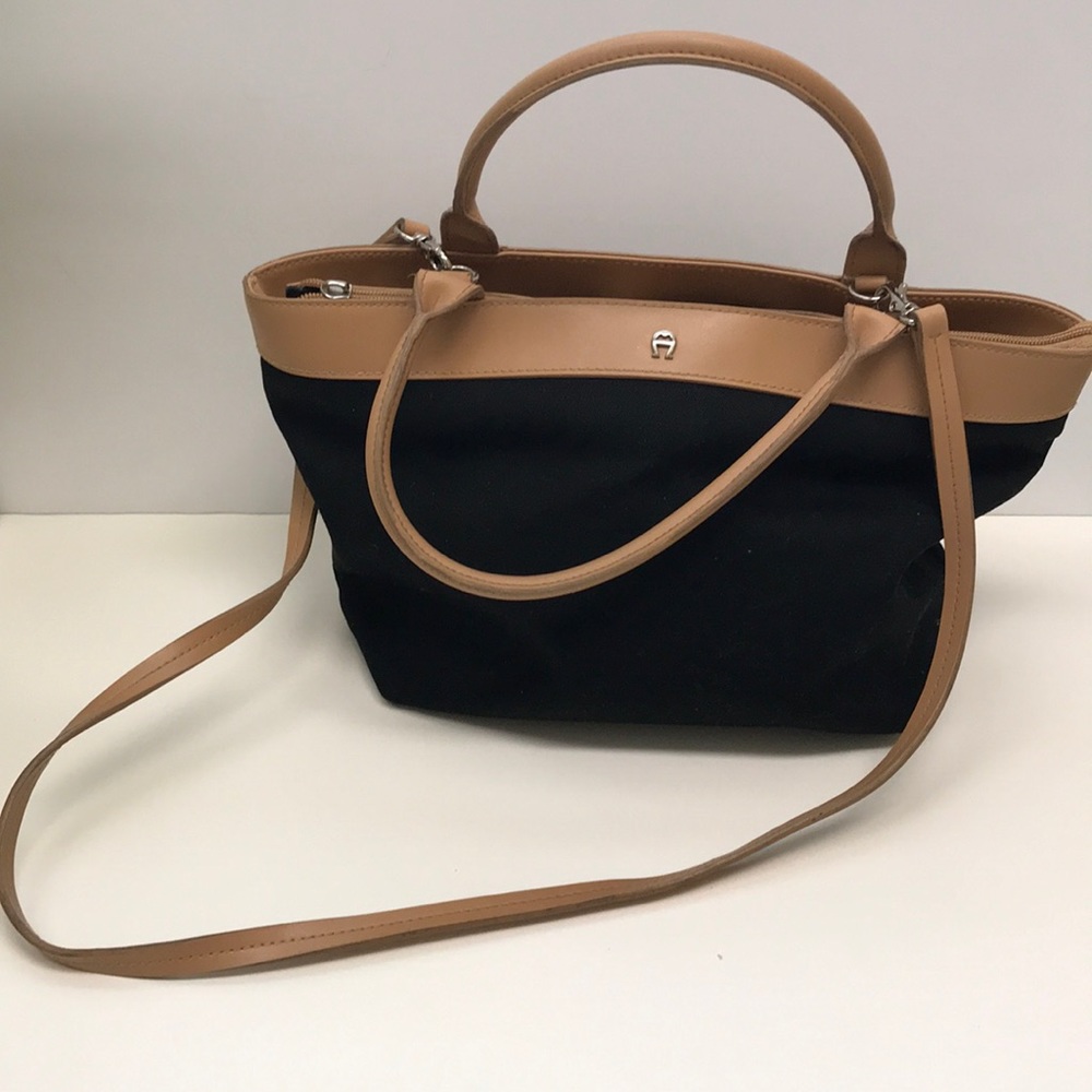 💰JUST REDUCED Etienne Aigner purse